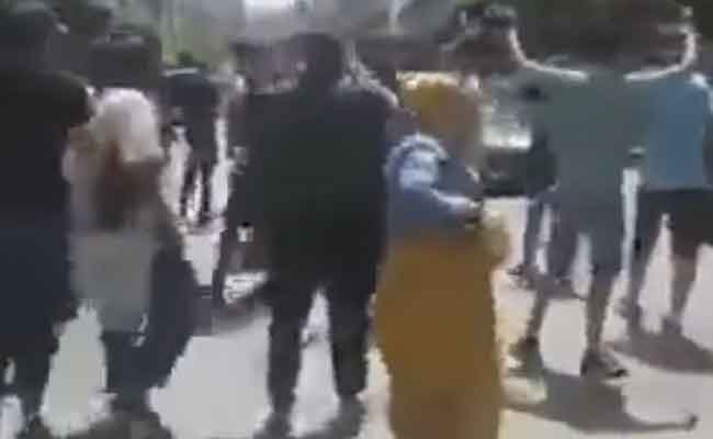 خروج متظاهرين في عيد الاستقلال بالعاصمة للمطالبة بتغيير النظام