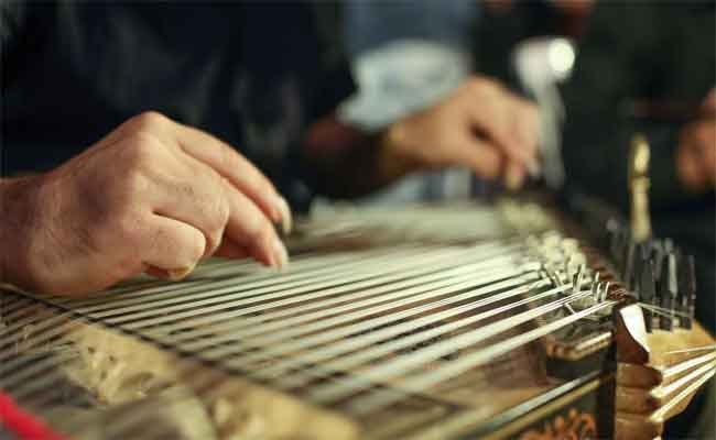 جمعية المقام من قسنطينة تتألق في الأمسية الختامية من الأيام الوطنية الأولى” ميلاح” للموسيقى الأندلسية….