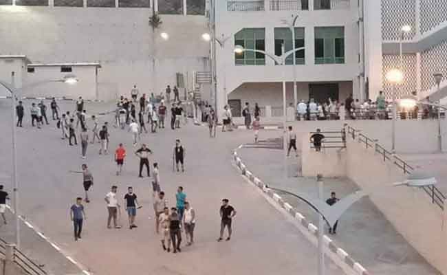 سقوط 35 جريحا في مواجهات بين الطلبة الجزائريين و آخرين أجانب داخل إقامة جامعية في بجاية