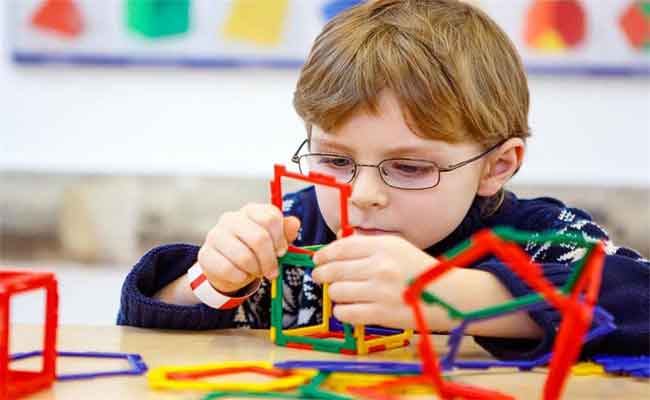 علامات تدلّ على إصابة طفلكِ بالتوحد…تنبّهي لها!