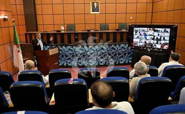 وزير الصحة : الوضع الصحي “مقلق” و التلقيح يعد “الحل الاكثر نجاعة”