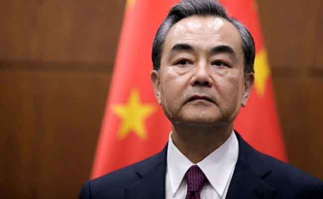 وفد هام برئاسة مستشار الدولة ووزير الشؤون الخارجية الصيني في زيارة رسمية للجزائر