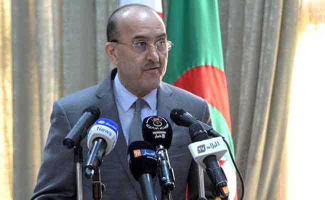 وزير الداخلية يؤكد أن “حرائق خنشلة مفتعلة و تقف وراءها مجموعات إجرامية”