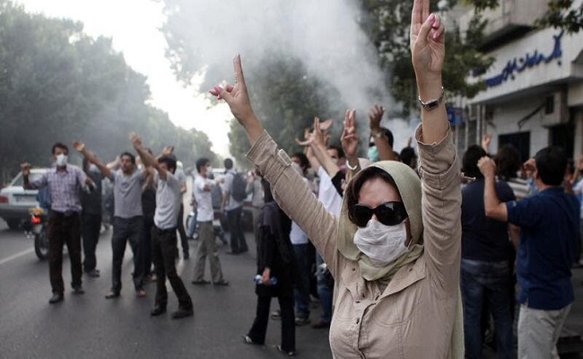 سقوط أول ضحية احتجاجات نقص المياه في ايران