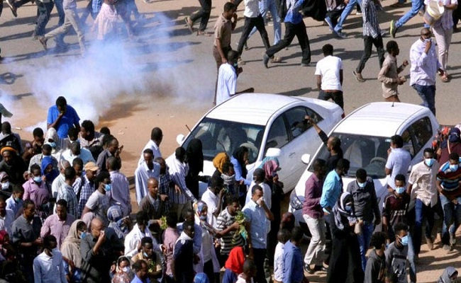 إصابة 28 عنصرا من الشرطة خلال مظاهرات الخرطوم