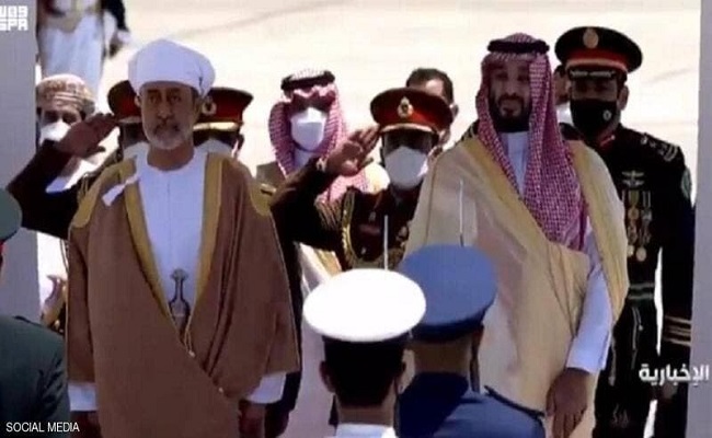 بن سلمان يستقبل سلطان عمان في نيوم