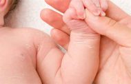 كيف نعالج بشرة الرضيع الجافة؟