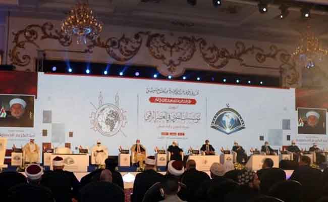 بلمهدي يؤكد من القاهرة أن الفتوى عامل استقرار و آلية لتسيير الأزمات