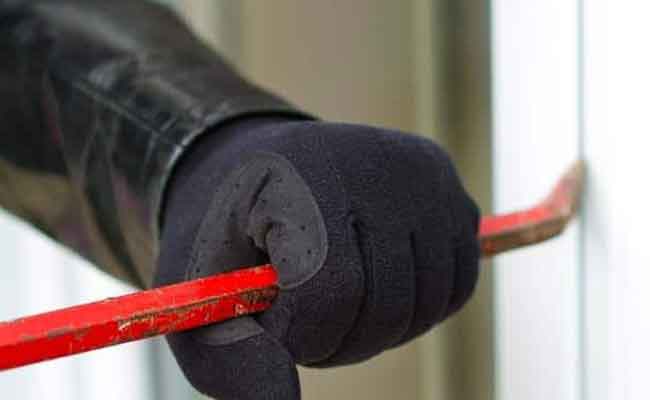 الإطاحة بعصابة إجرامية تحترف السطو على المنازل بتيارات