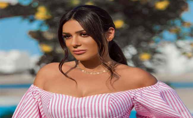 انجي المقدم تقدم أولى بطولاتها التمثيلية المطلقة في النسخة العربية من “دليلك الذكي للطلاق”…