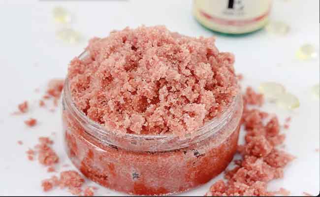 سكراب الجسم بمواد طبيعية موجودة في مطبخكِ!