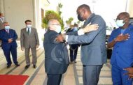 وزير خارجية مالي يحط الرحال بالجزائر في زيارة رسمية تدوم يومين