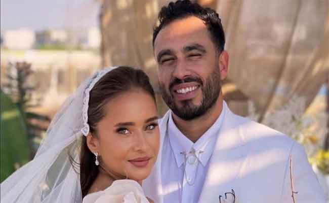 نيللي كريم وعريسها لاعب الاسكواش السابق هشام عاشور يخطفان الأنظارباطلالة بيضاء في عقد قرانهما بشواطئ الساحل الشمالي المصري…