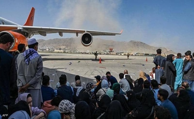 مقتل 7 مدنيين في مطار كابل...
