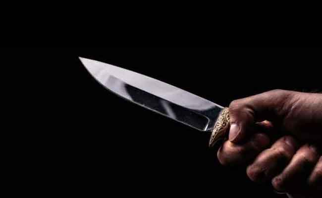 شاب ينهي حياة قاصر بطعنة خنجر بإليزي