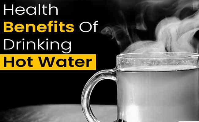 ما هي الفوائد التي تحصلون عليها بعد شرب كوبٍ من الماء الساخن؟
