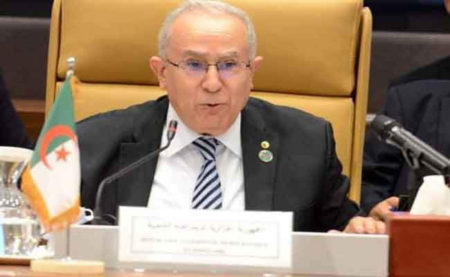 إشادة لعمامرة بدور نيجيريا في دفع التعاون و الاندماج الإفريقي