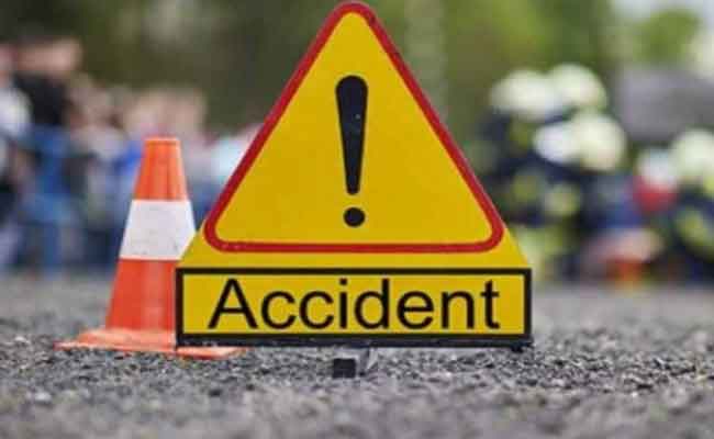 انقلاب شاحنة يخلف مقتل السائق و مرافقه بسطيف