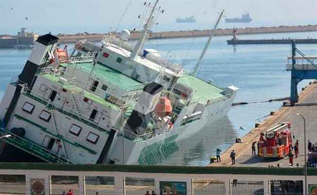 الحماية المدنية تنقذ 17 بحارا من على متن سفينة برتغالية بميناء الجزائر