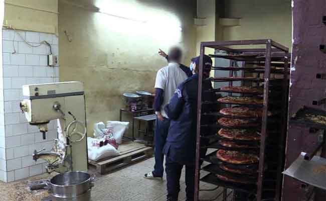 اتلاف كميات مهمة من مواد غير صالحة للاستهلاك بمستودع لإعداد البيتزا بسطيف