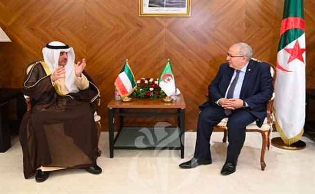 محادثات ثنائية بين لعمامرة و نظيره الكويتي