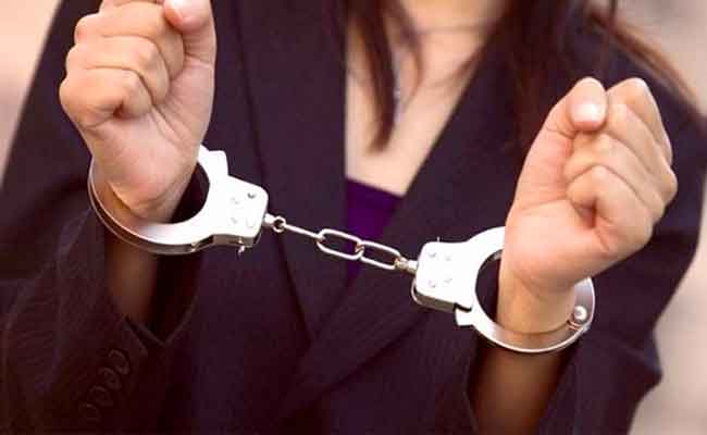 توقيف أربعينية متلبسة بـ4200 قارورة خمر في سكيكدة