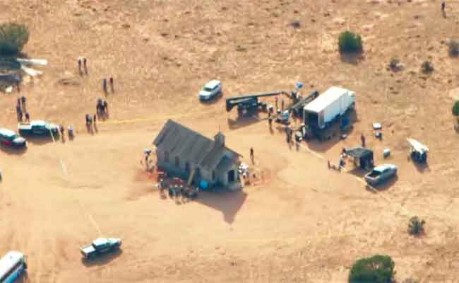 مشهد تمثيلي يتحول الى مأساة حقيقية في هوليوود…أليك بالديون ينهي حياة مديرة تصوير ويصيب المخرج عن غير قصد في أحدث أفلامه