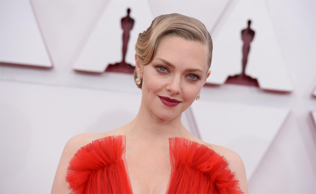 أماندا سيفريد تعاني من “اكتئاب ما بعد الولادة “في أحدث أفلامها…