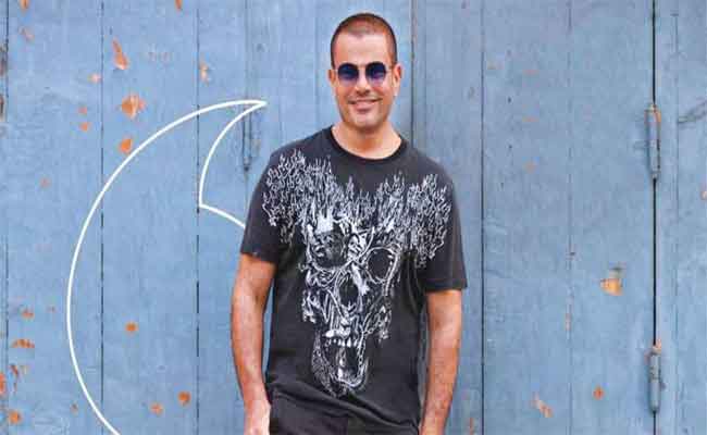 عمرو دياب يزيح الستارة عن”انت الحظ” من ألبومه” عيشني” بعد أيام…