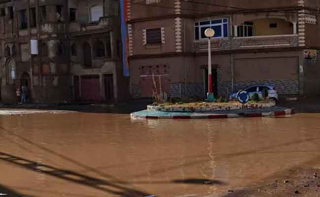 الأمطار الطوفانية تضرب بلدية مازونة في غليزان و تشل الحركة