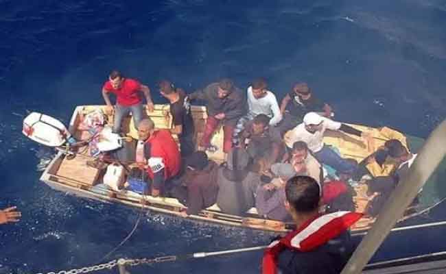 الإطاحة بـ22 شخصا كانوا يحضرون للهجرة السرية بتنس في الشلف