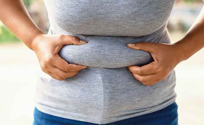 كيف نعالج انتفاخ البطن في المنزل؟