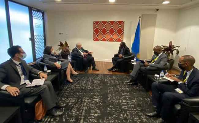 جلسة عمل للعمامرة مع نظيره الرواندي حول سبل تعزيز التعاون الثنائي بين البلدين