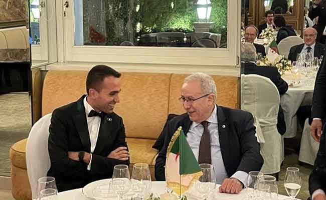 لعمامرة و نظيره الإيطالي يستعرضان وضع العلاقات الثنائية بين البلدين