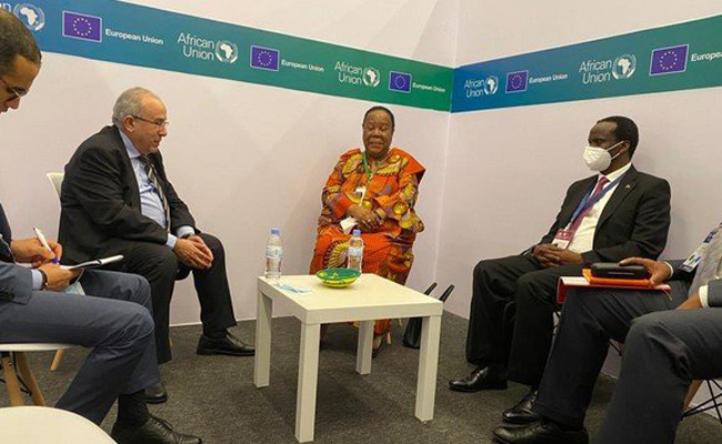 لعمامرة يعقد جلسات عمل مع نظيريه الجنوب إفريقي و الأنغولي بكيغالي