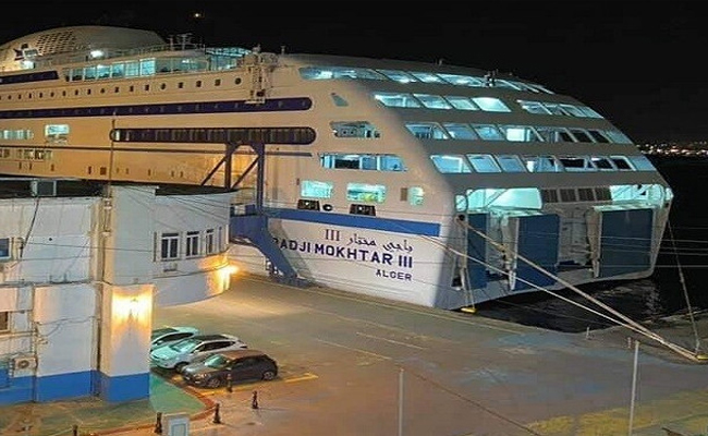 تدشين الوزير الأول لسفينة “باجي مختار 3” الجديدة بميناء الجزائر