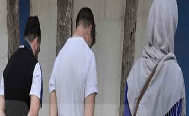 تفكيك شبكة إجرامية ضمنها فتاة تحترف النصب عبر الفايسبوك بالشلف