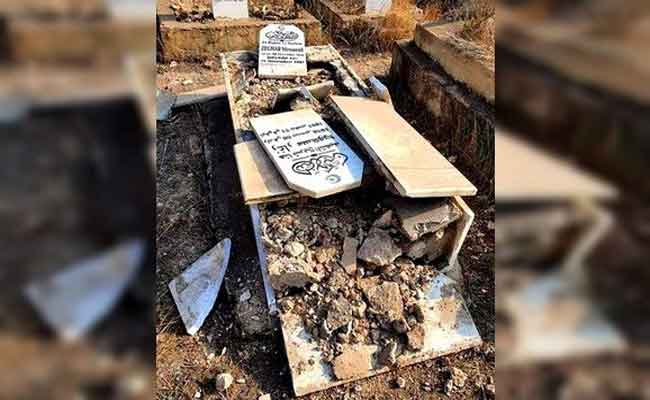 تخريب  قبر المجاهد مسعود زقار بالعلمة في سطيف