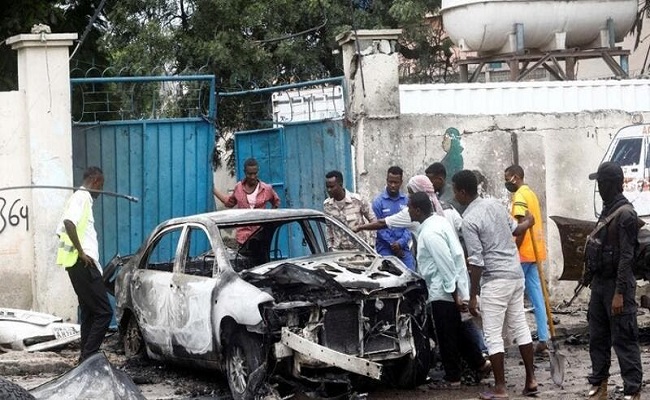 ثلاثة قتلى بانفجار داخل مركز شرطة وسط الصومال