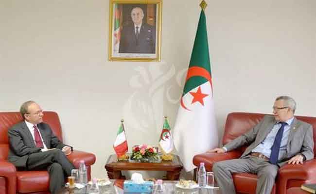 بلحيمر يستقبل سفير إيطاليا بالجزائر