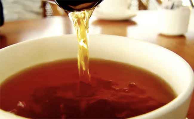 هل تعلمون أنّ الشاي يمكن أن يسبّب الادمان أيضاً؟ اليكم الاعراض التي يجب التنبّه اليها