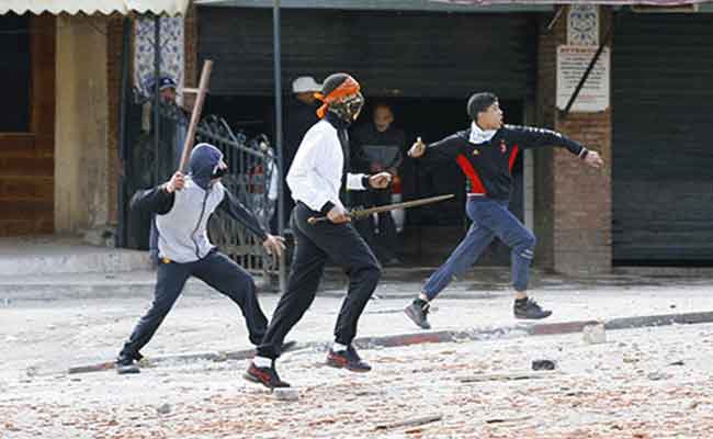 الإطاحة بـ 37 شخصا ينشطون في عصابات الأحياء بسيدي عبد الله