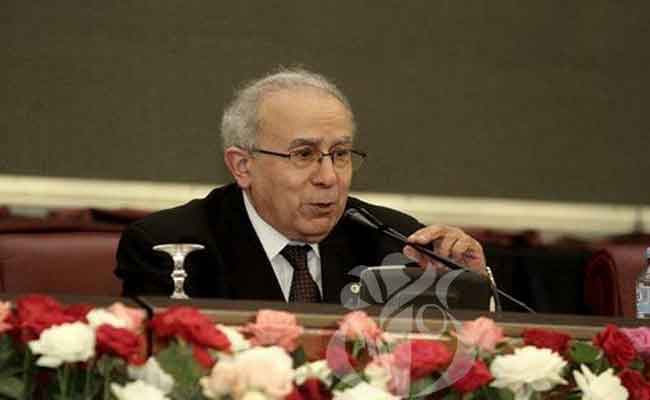 لعمامرة : “الظروف” ليست مناسبة لمشاركة الرئيس تبون في ندوة باريس حول ليبيا