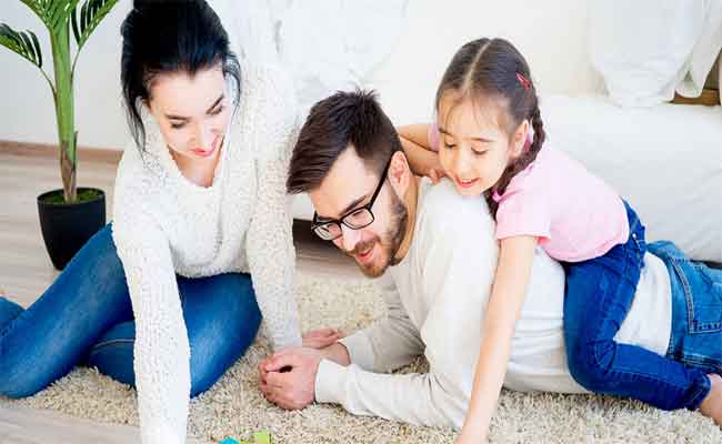 ما هي أهمية مشاركة الوالدين معاً في تربية الاطفال؟