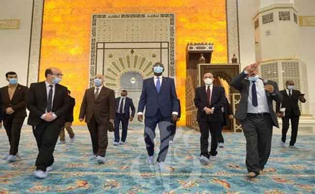 زيارة وزير الداخلية واللامركزية الموريتاني لجامع الجزائر بالمحمدية بالعاصمة