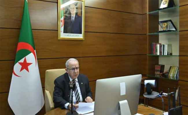 لعمامرة يؤكد أن التنمية في إفريقيا تحتاج إلى بيئة يسودها الأمن والسلم