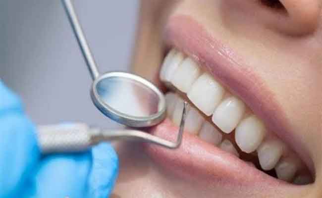 هل تنظيف الجير يؤدي الى تفرّق الاسنان؟