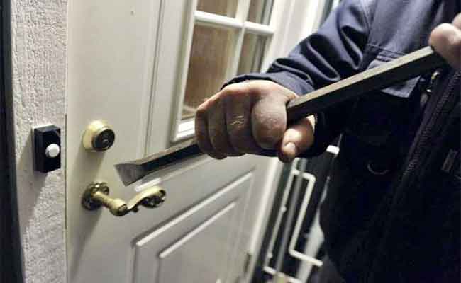 مواطن يصيب برصاص بندقيته لصا حاول تنفيذ سرقة منزله بخنشلة