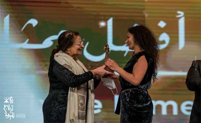 مسرحية “جي بي اس” تحصد جائزتين في ختام أيام قرطاج المسرحية ال22 بتونس…