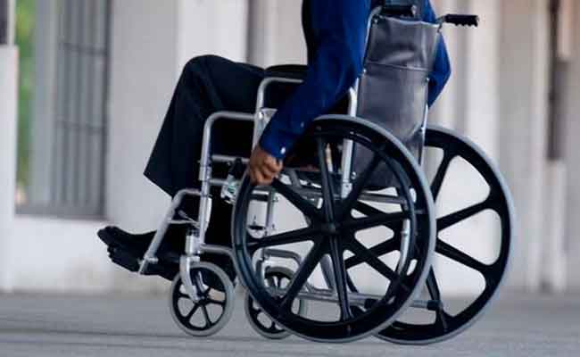 استفادة فئة من ذوي الاحتياجات الخاصة من كراسي كهربائية و دراجات بخنشلة
